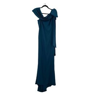 Tadashi Shoji dress Cassia bow
(NWT)
shoulder crepe gown size 8